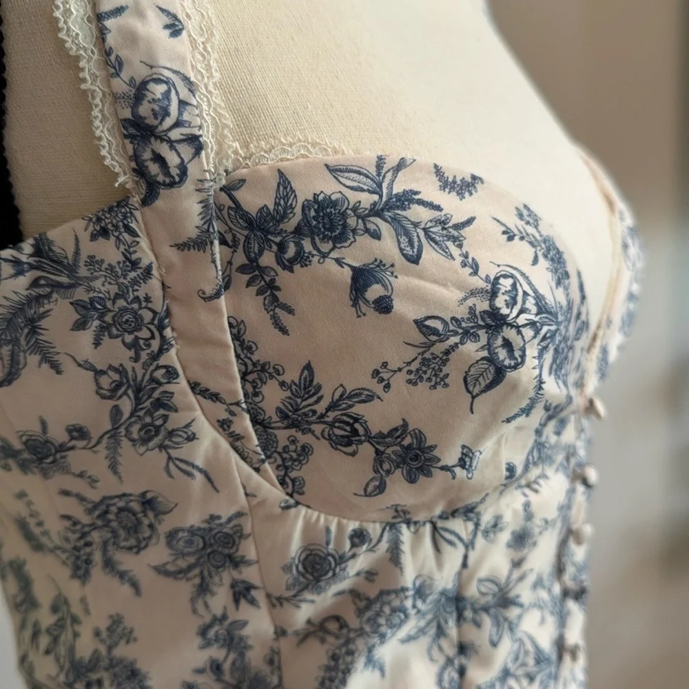 House of CB London BRIGITTE English Porcelain Print Corset Mini Dress. - Picture 4 of 13